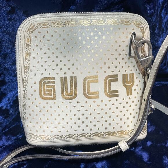 Gucci Crossbody Bag from the Iconic Guccy line comes with a COA - Picture 1 of 12